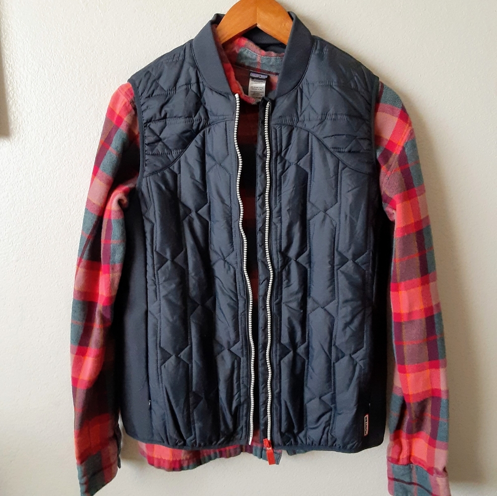 COPY - Super cute!- Dark grey Hunter brand quilte…